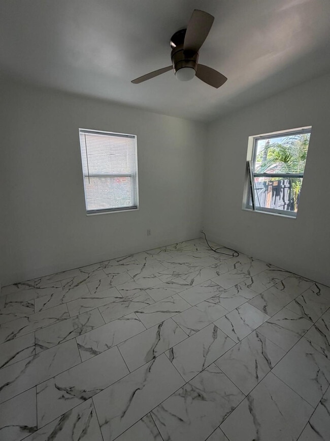 Photo - 4160 NE 15th Ave