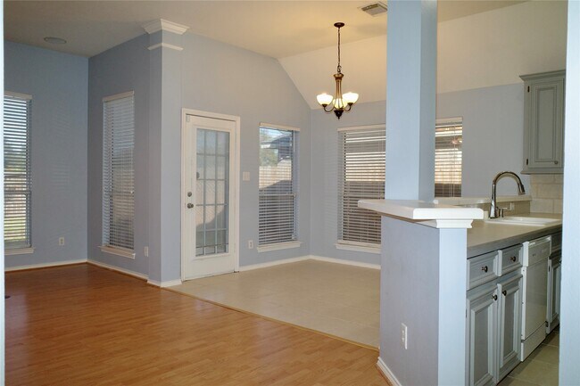 Photo - 1506 Rogers Lake Ln