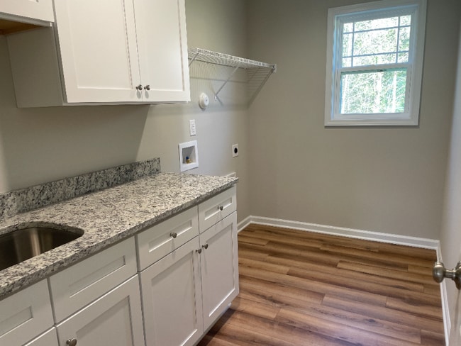 Photo - 212 Mitchner St