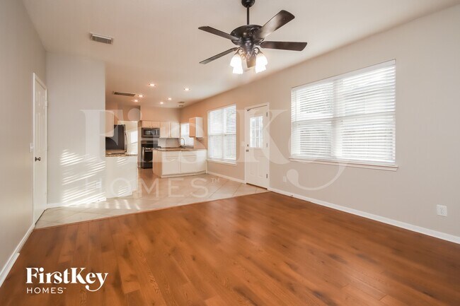 Photo - 2913 Veva Dr