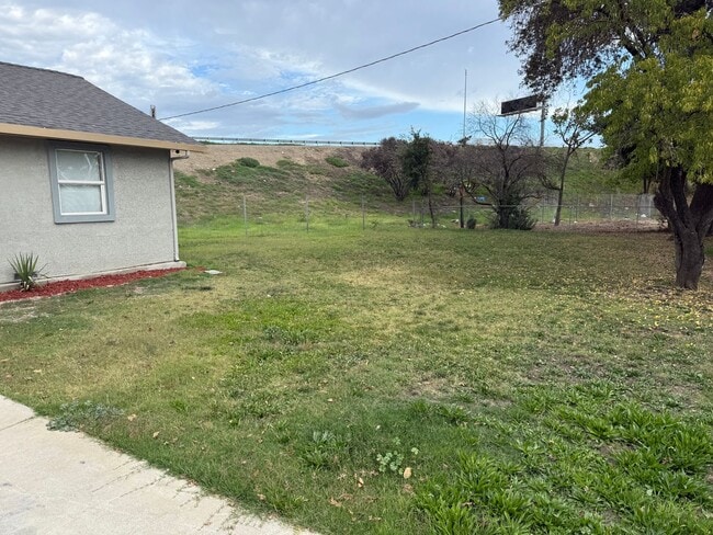 Photo - FRESHLY RENOVATED  MOVE IN READY!!