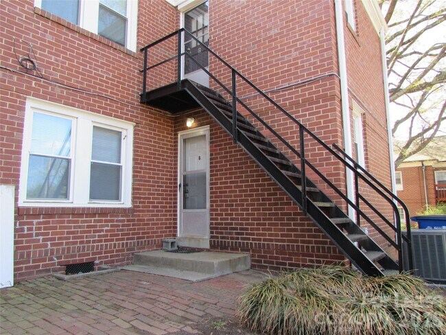 Photo - 216 Harrill St Unidad B