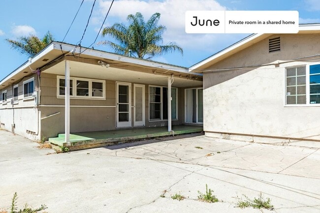 Photo - Room in Shared 7 bed/3 bath home Unidad D