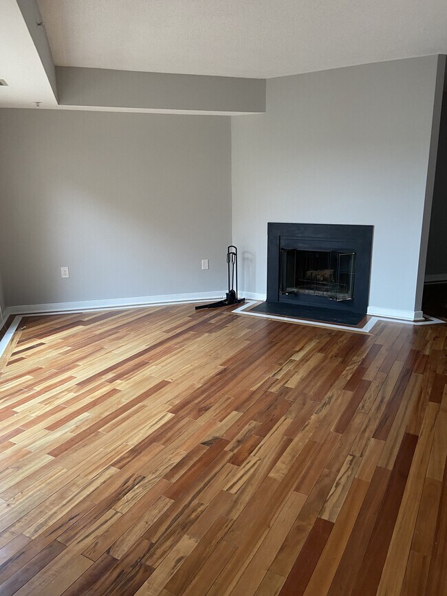 Photo - 10001 Windstream Dr #907