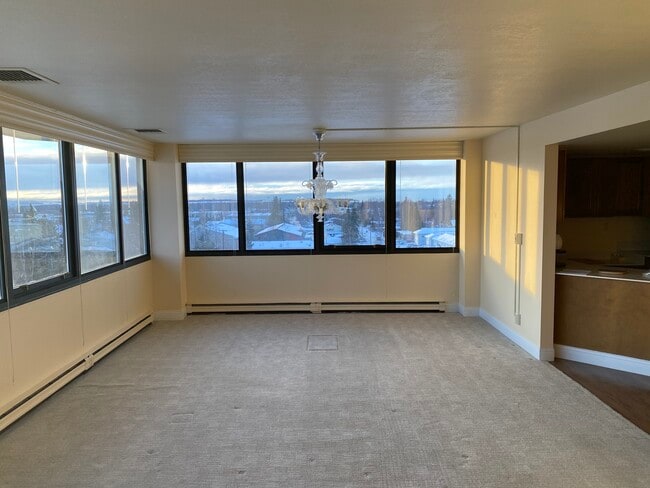 Dining end of Living Room (W View) - 1113 W Fireweed Ln Unit 600