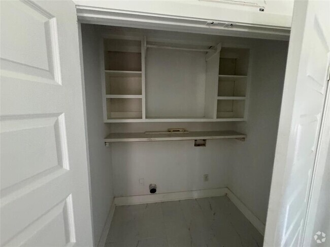 Building Photo - 3723 Westmeadow Dr Rental