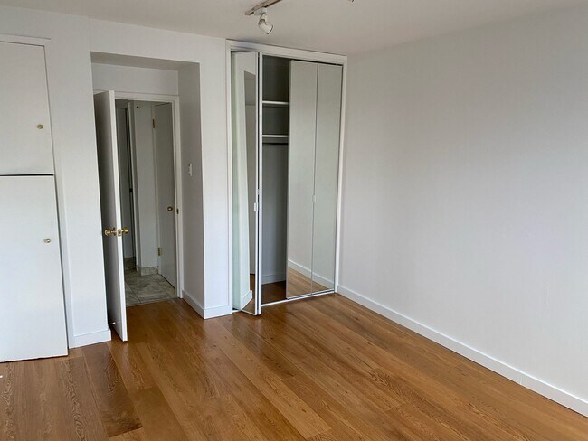 Photo - 1906 Nelson St