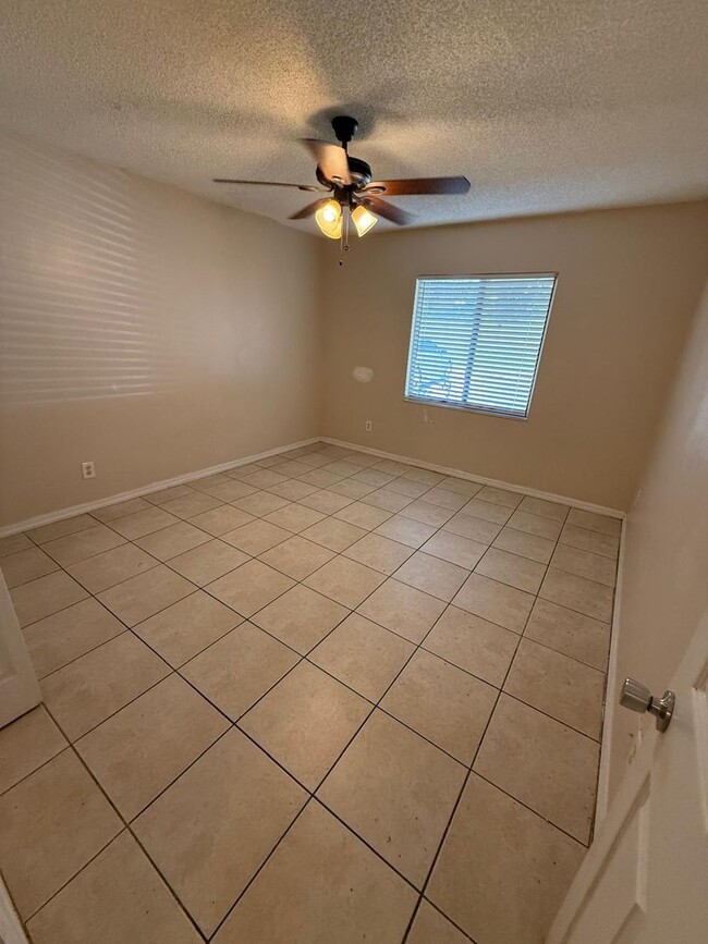 Photo - 417 Century Blvd
