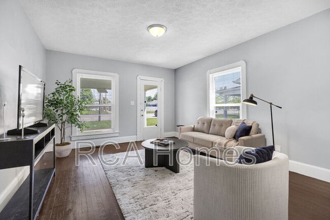 Photo - 1011 E Raymond St