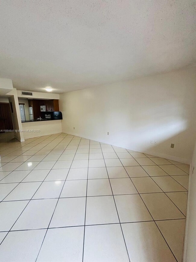 Building Photo - 1331 W 51st Pl Unit A-4