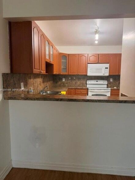Photo - 6930 Miami Gardens Dr Unit 1-517