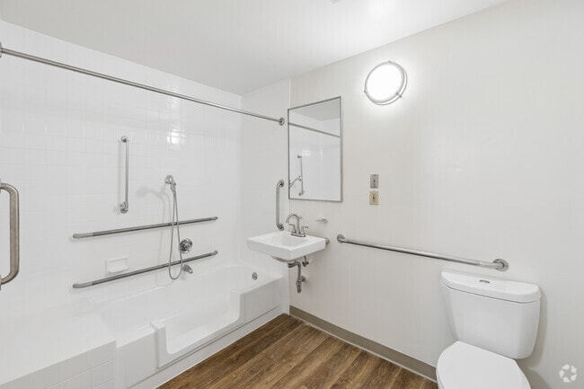 2BR, 1BA - 1,088SF - Bathroom