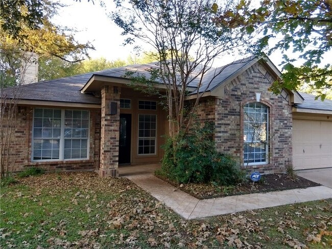 Building Photo - 1007 Russwood Cove