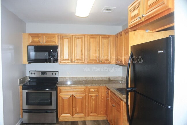 Photo - 4176 Versailles Dr Unit D