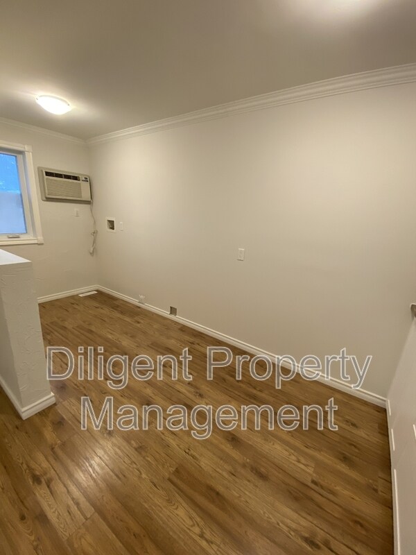 Photo - 612 Romaine St