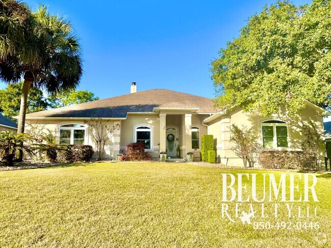 Building Photo - Endless FL Summers Await: Elegant Golf Cou... Rental