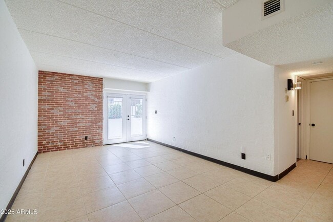 Photo - 3416 N 44th St Unit 8