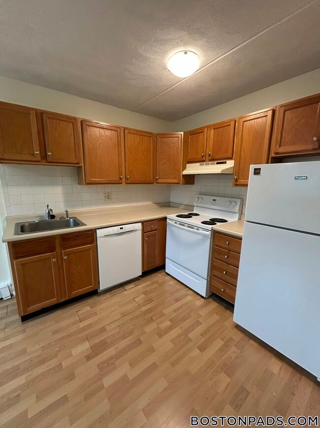 Photo - 175 Adams St Unidad 26