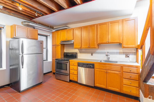 2 BR 1 BA - Kitchen