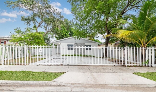 Building Photo - 4727 NW 5th Ave