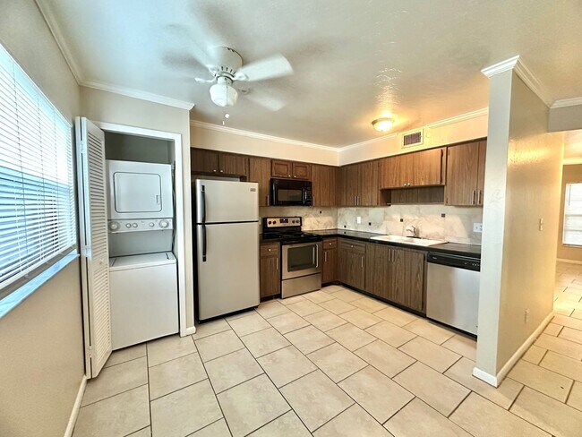 Photo - 1st Floor Apartment with Pool, Tennis Court & More in North Fort Myers