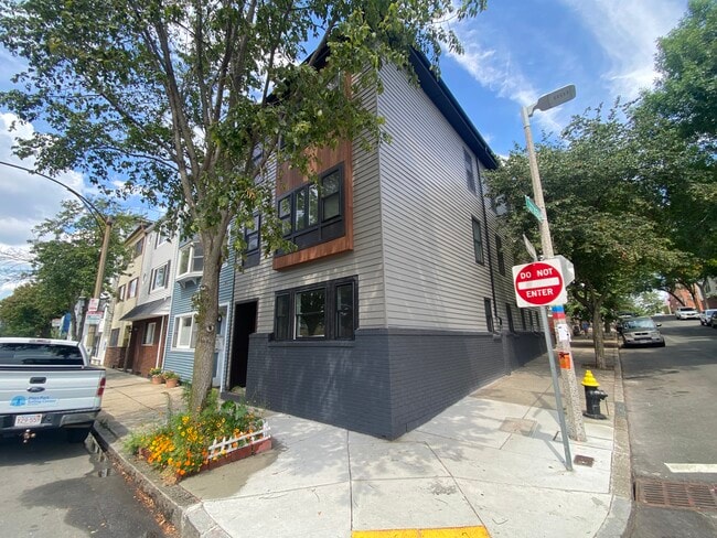 Photo - 116 Marginal St