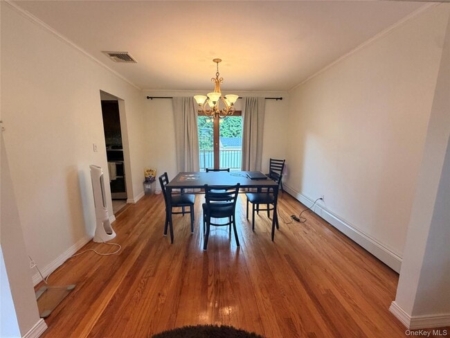Photo - 748 Leslie Ln