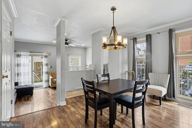 Photo - 216 Scott St