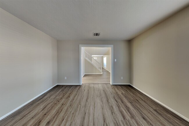 Photo - 16923 Poplar Hill St