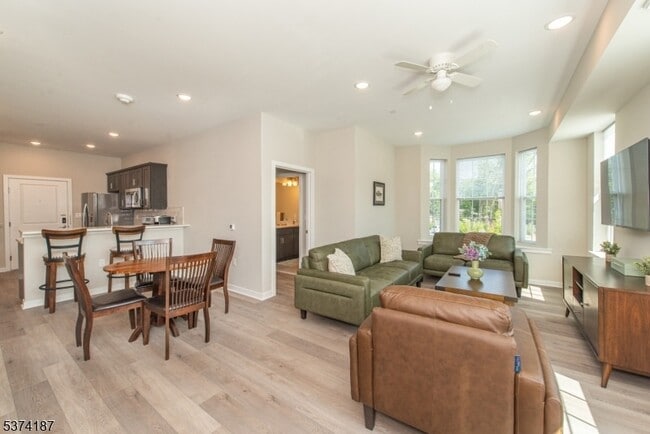 Photo - 10 Kingsbridge Rd