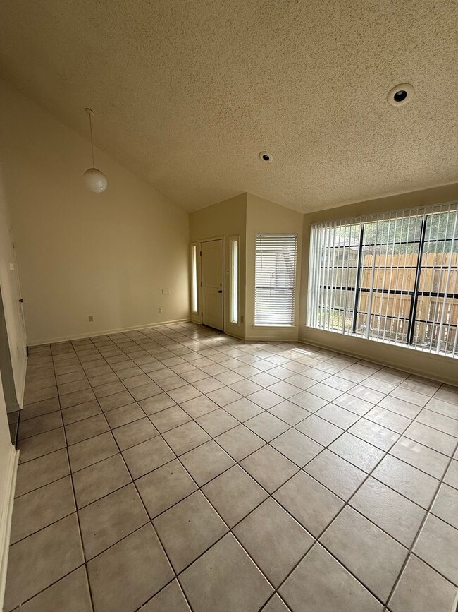 Building Photo - 8713 GSRI Ave Unit 8713-C