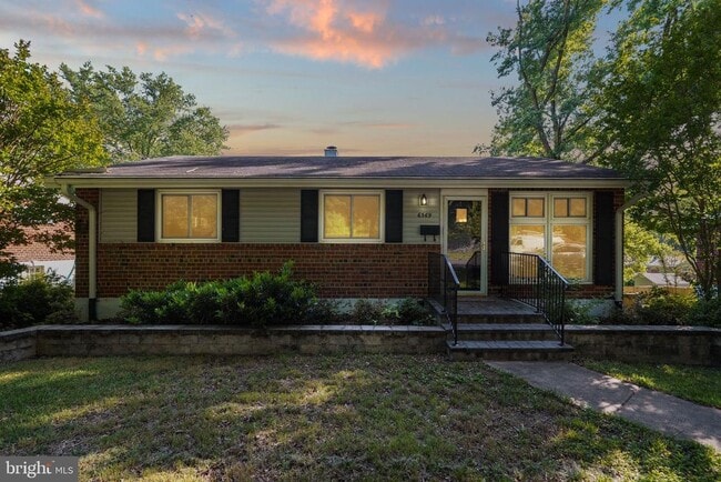 Building Photo - 6369 Edsall Rd Rental