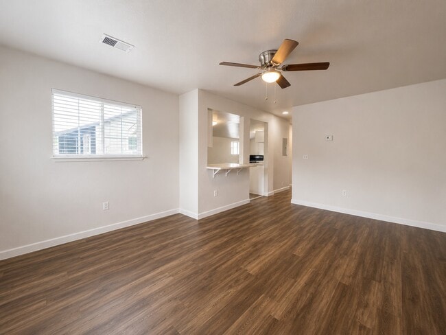 Photo - 524 W 1st Ave