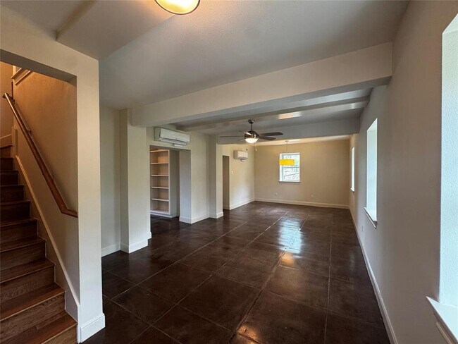 Photo - 1216 W 22nd St