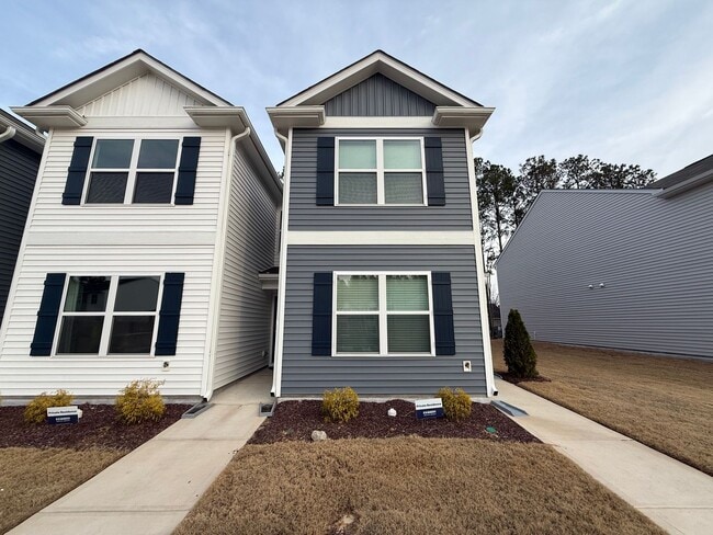 Building Photo - Newly Built 3BD, 2.5BA Raleigh Townhome with a Bonus Office/Den on First Floor
