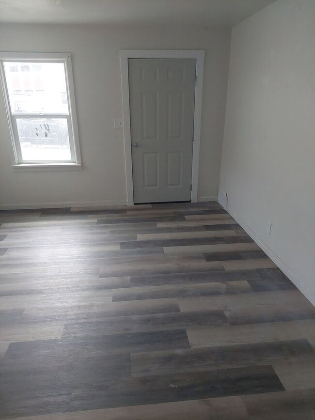 Building Photo - Lincoln Unit 6