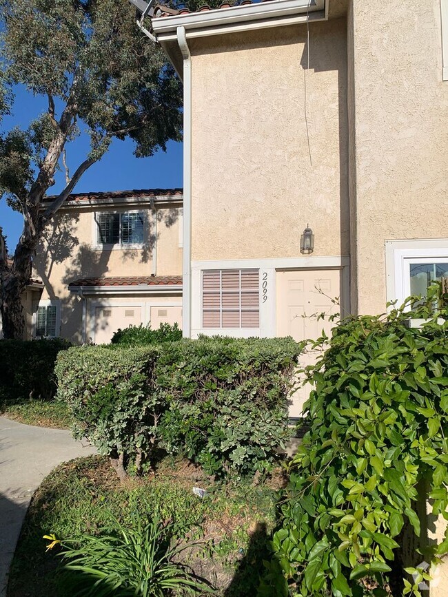 Building Photo - FOR LEASE 3 + 2 Upstairs La Brisas Del Rey... Rental