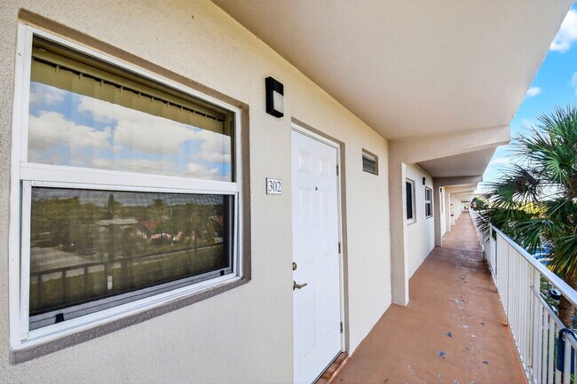 Photo - 230 NE 26th Ave Unit 302