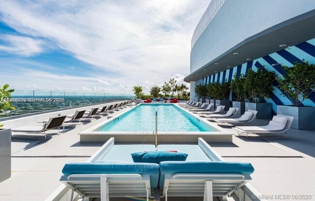 Photo - 55 SW 9th St Unidad 2307