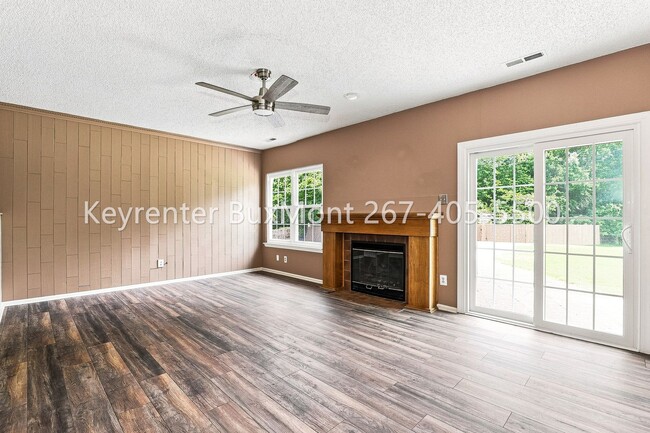 Photo - 117 Victoria Ln