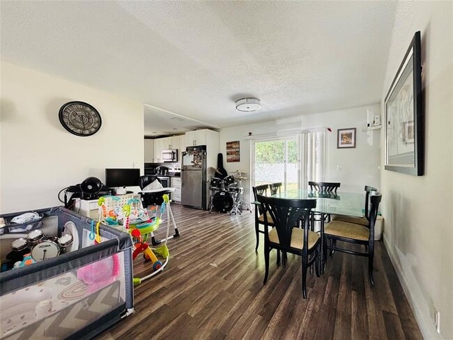 Photo - 426 SW 79th Terrace