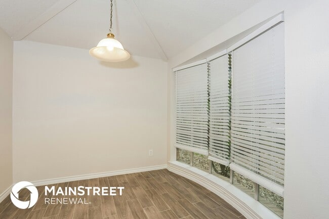 Photo - 906 Heather Knoll Dr