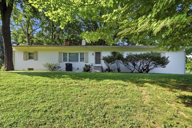 Building Photo - Private Carriage Home in Chadds Ford | Fully Renovated 3BR/1BA