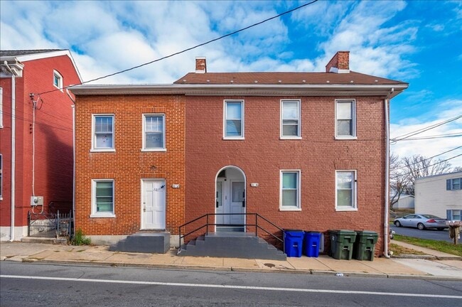 Building Photo - 124 East Ave Unit 122-124 East Ave