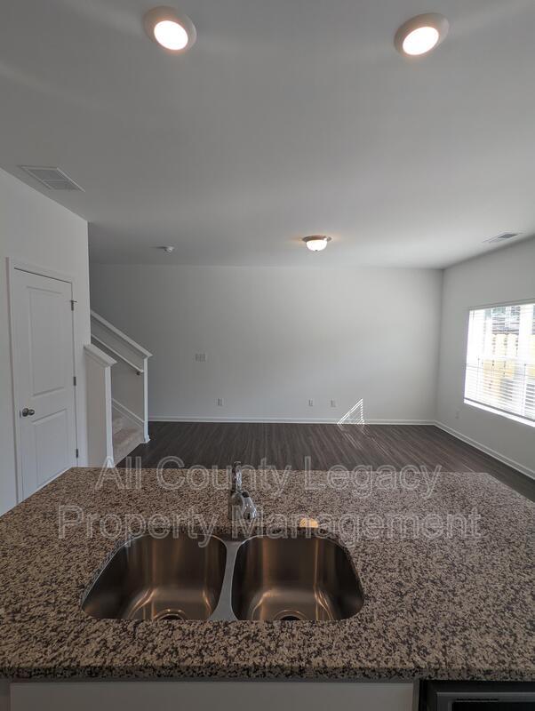Photo - 1100 Lossie Ln