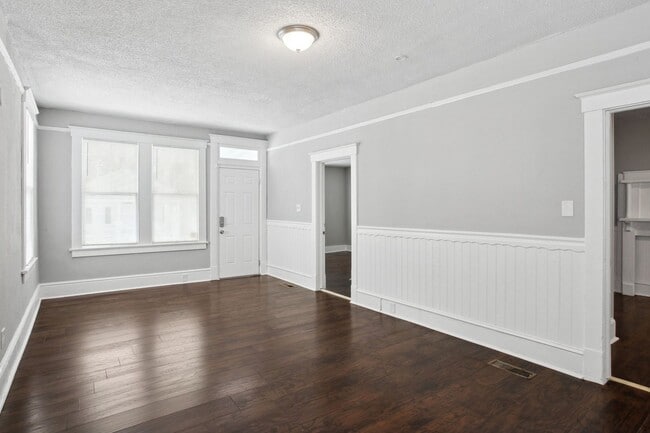 Photo - Large 3BR/2BA Downtown Savannah Home For Rent