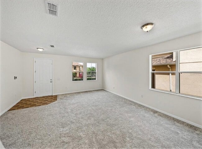 Photo - 143 Alfani St