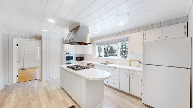 Photo - 186 Main St Unit 2