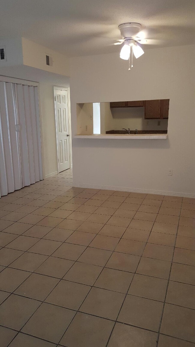 Photo - 2137 Pasadena Ave Unidad D