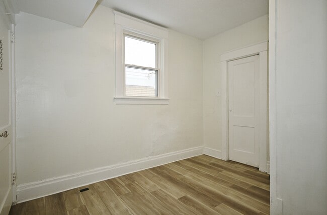 Building Photo - 2611 Voelkel Ave Unit 1